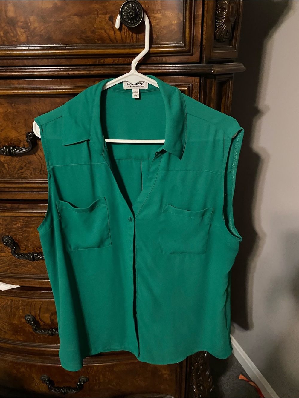 Express sleeveless portofino blouse